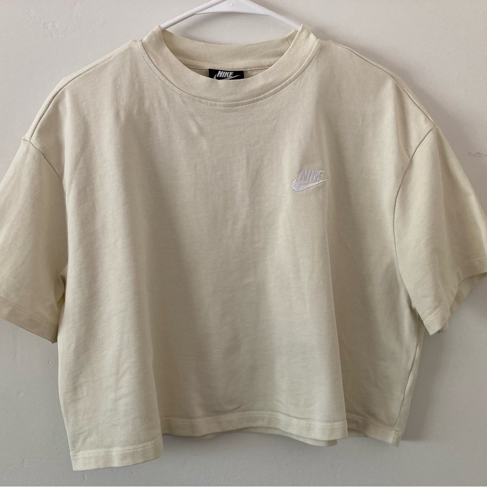 ✨100% Cotton✨ Nike Crop Top T-Shirt - Picture 2 of 4